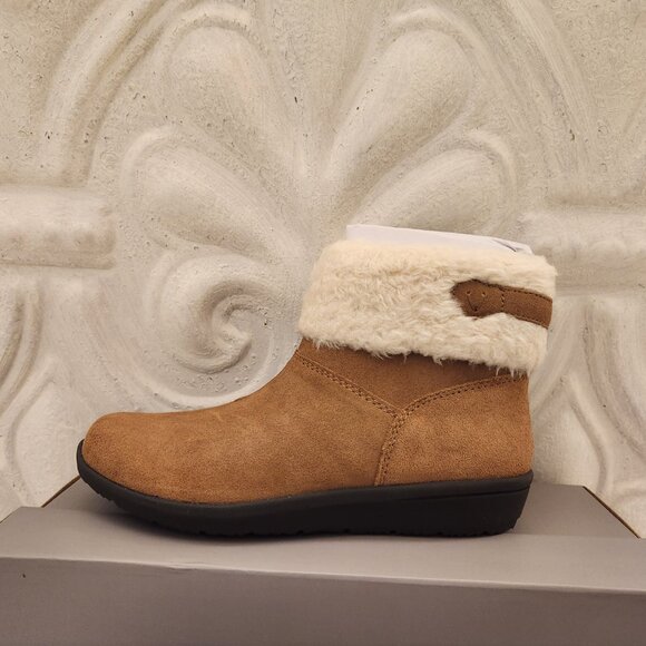 NWT Vionic Magnolia Ruth Suede Weather Resistant Ankle Boots in US Size 5 - Picture 4 of 12